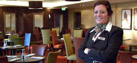 Curso de español + empleo en hotel