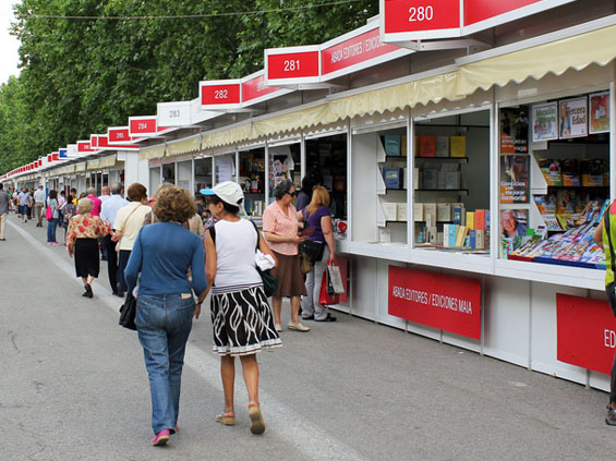 Book stalls at the Feria del Libro de Madrid
