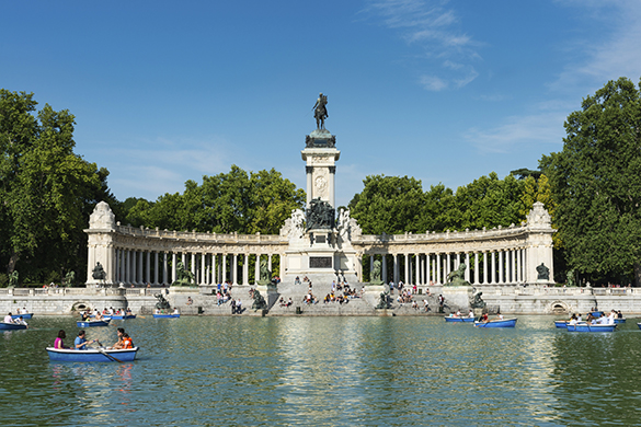 Retiro park lake